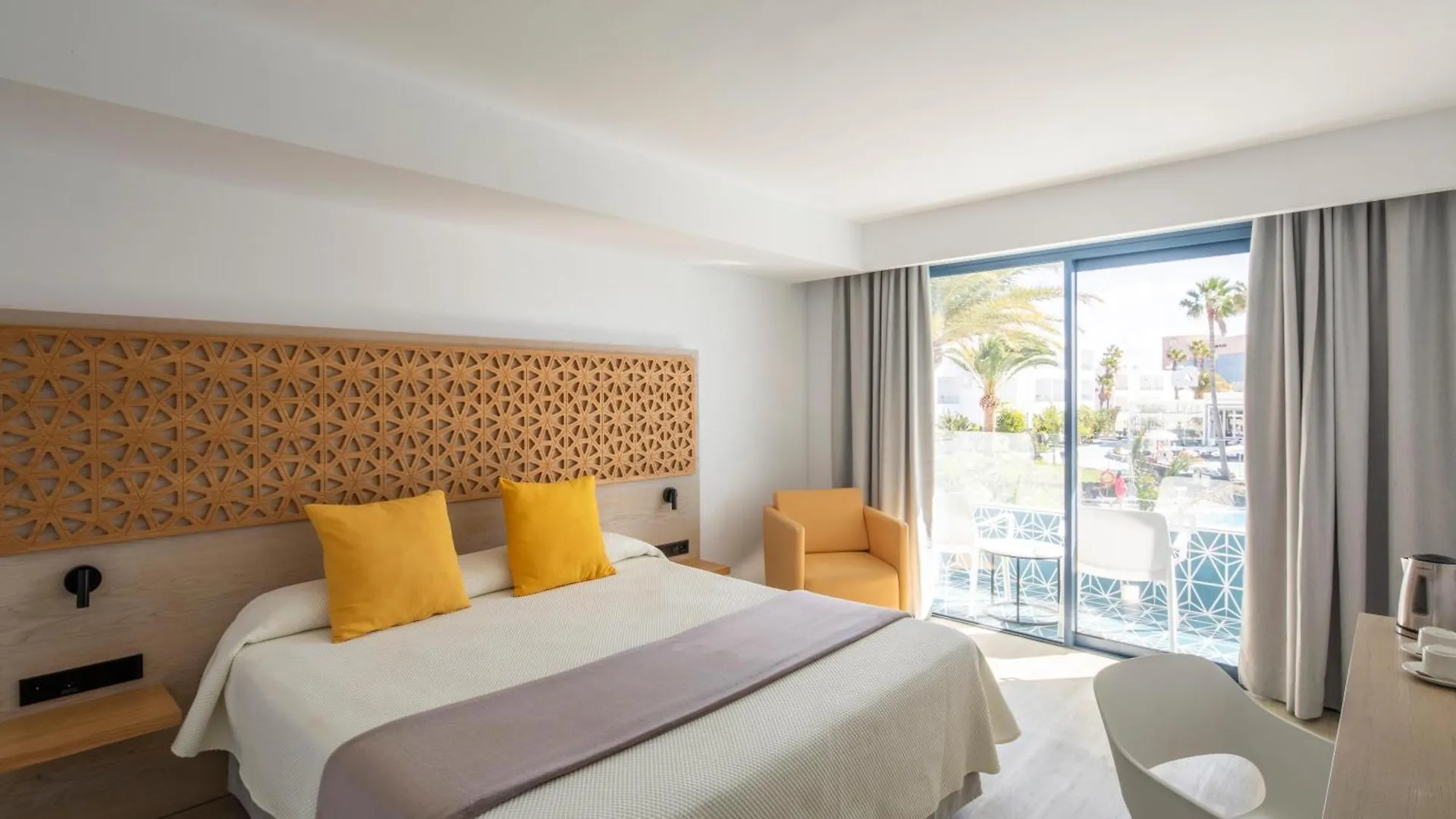 Oasis Lanz Beach Mate Costa Teguise