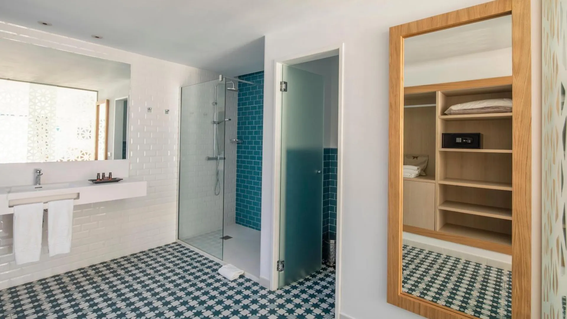 Oasis Lanz Beach Mate Costa Teguise 4*,  Spain