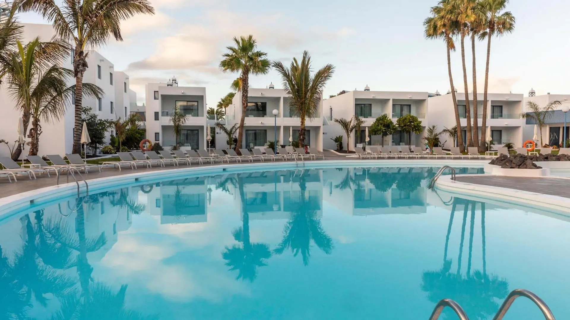 Oasis Lanz Beach Mate Costa Teguise