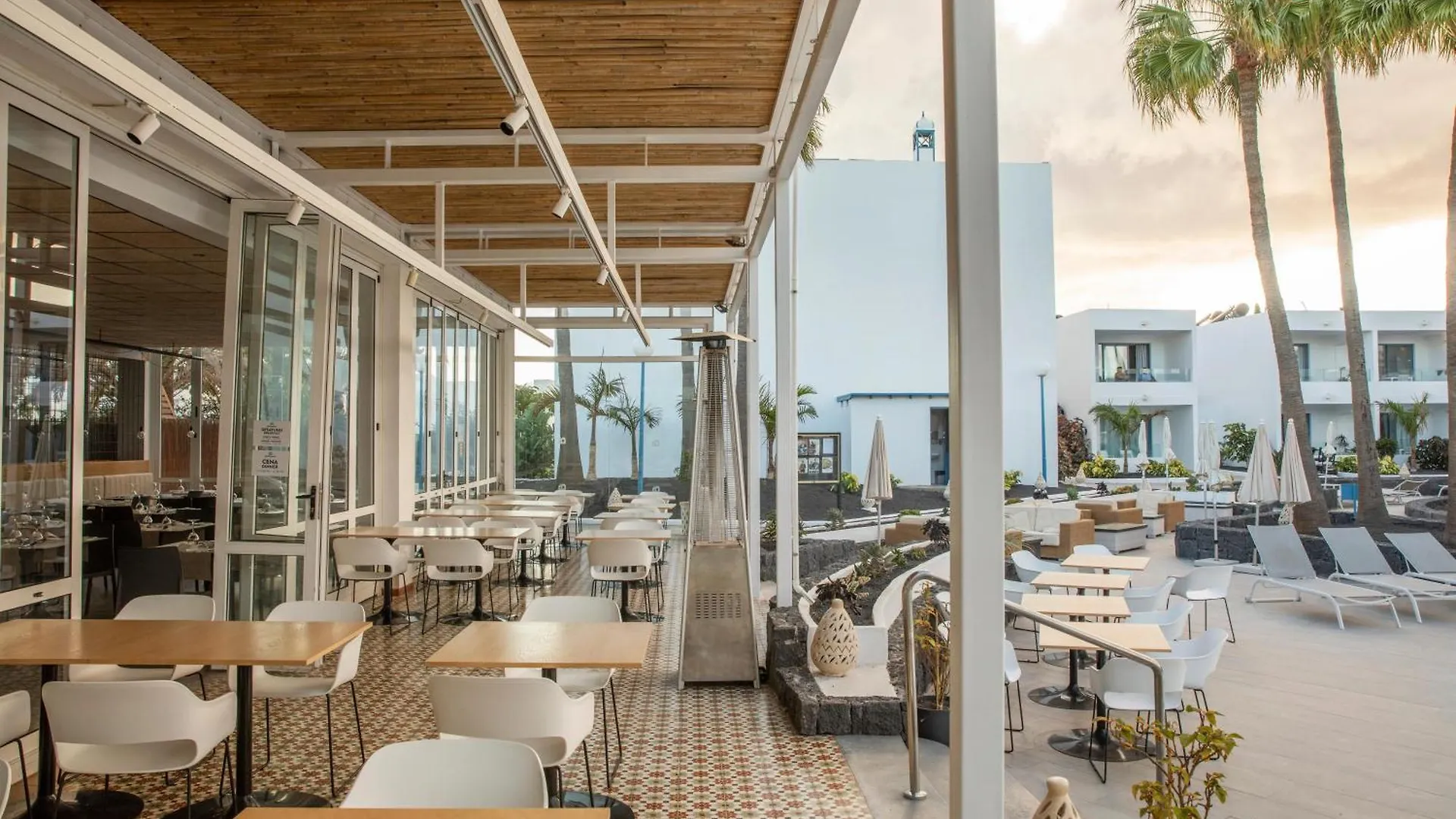 Oasis Lanz Beach Mate Costa Teguise Hotel